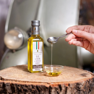 Olivenöl mit weißem Trüffel